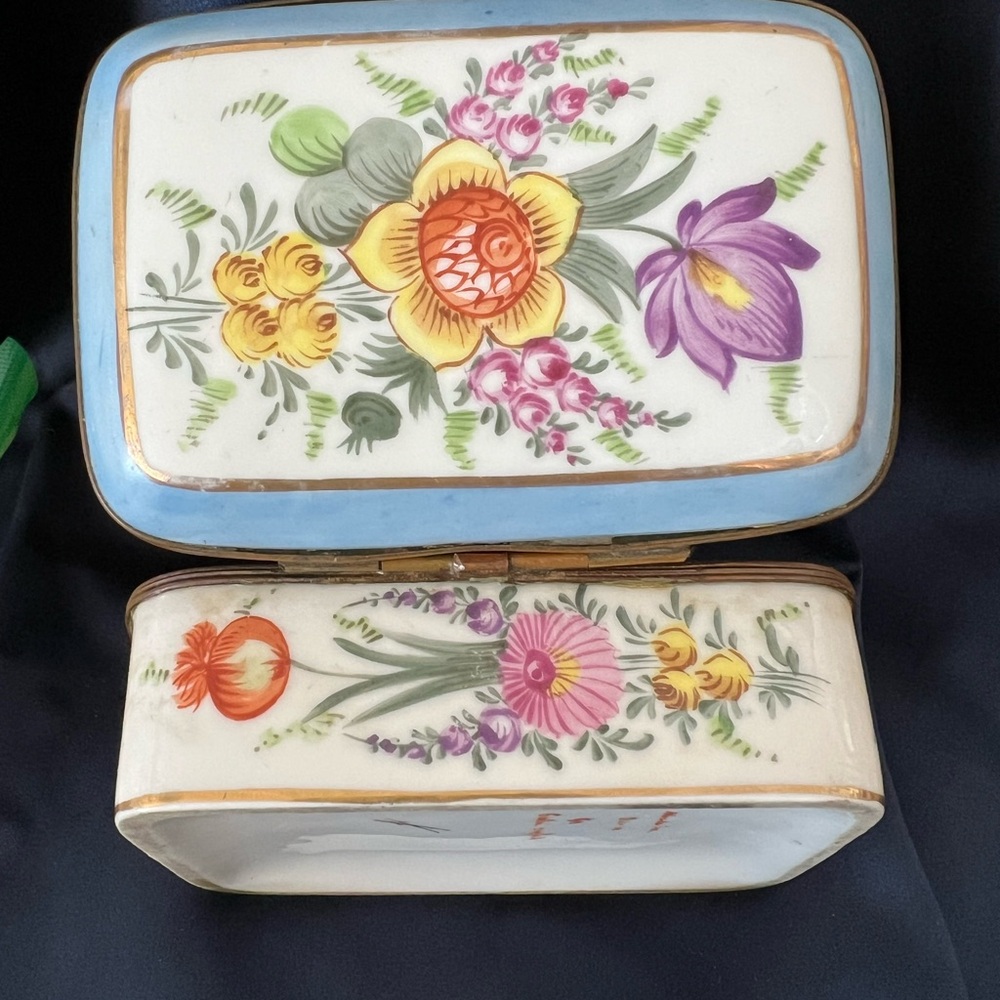 French Vintage  Porcelain Trinket Box - Picture 6 of 9